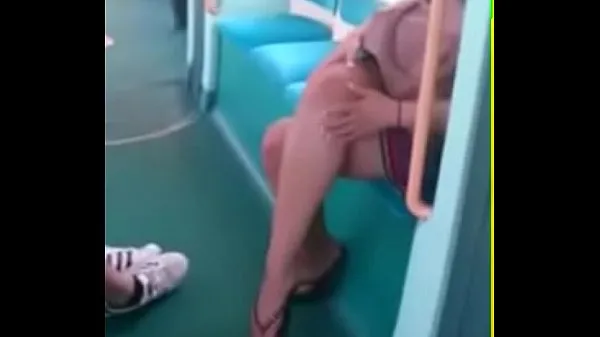 Nytt Candid Feet in Flip Flops Legs Face on Train Free Porn b8 energirör