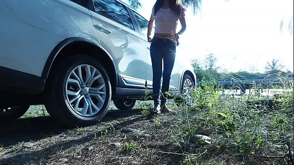 Nová Piss Stop - Urgent Outdoor Roadside Pee and Cock Sucking by Asian Girl Tina in Blue Jeans energetická trubice