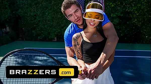New Xander Corvus) Massages (Gina Valentinas) Foot To Ease Her Pain They End Up Fucking - Brazzers energy Tube