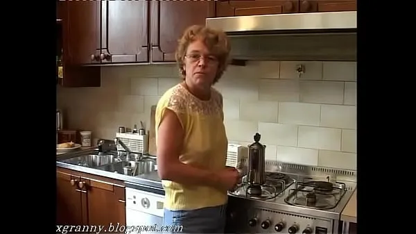 Nytt Ugly granny ass fucks energirør