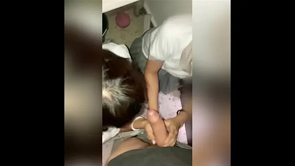 Nouveau DEUX étudiants mexicains mignons partagent une bite en le suçant en même temps dans la chambre du concierge! Deux filles chaudes à l'école et un pénis pour deux ! Sexe maison amateur! (Deuxième par tube d'énergie