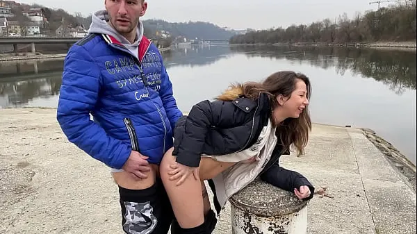 Nytt Risky PUBLIC Doggy Fuck - I Was Very Horny And In Need For A Quick Fuck - Mini Julia energirør