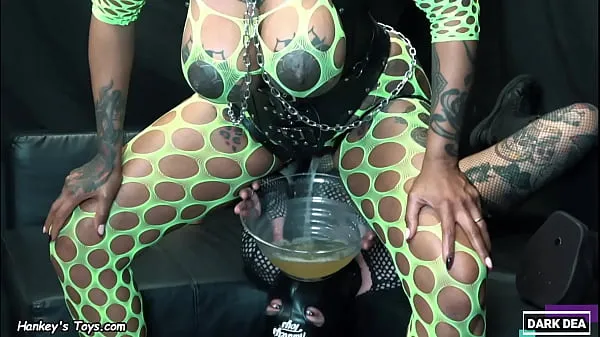 Új The Kinky Cocks-Devourer Queen "Dark Dea" Pegged and Fuck her Giants Dildos "MrHankey'sToys" and her Sub as a Whore (hardcore-fetish-femdom-bdsm energiacső