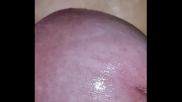 Nytt close up jerking my cock in bathing tube while precum running over my glans and cumshot energirør