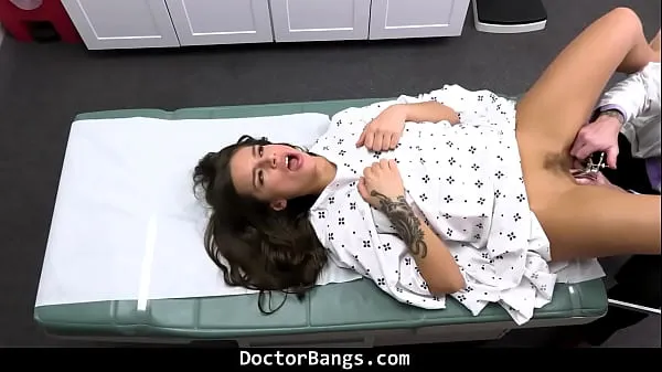 New Teen Jumps to Her Knees and Starts Sucking Doctor's Dick to Keep Her Reports Confidential - Doctorbangs energy Tube
