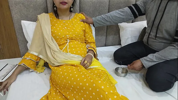 Desiaraabhabhi - Indian Desi having fun fucking with friend's mother, fingering her blonde pussy and sucking her tits Ống năng lượng mới