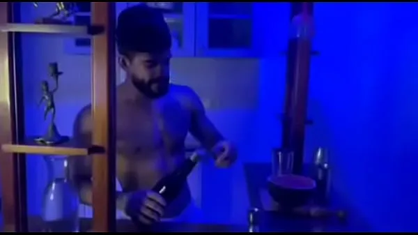 Novo fui na balada e dei pro barman tubo de energia